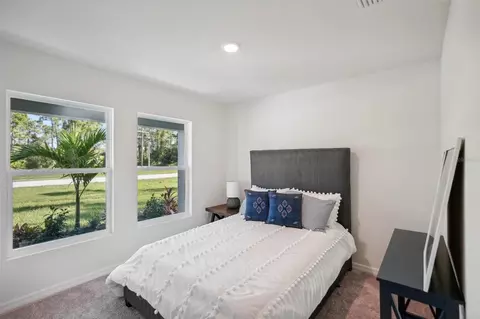 Bedroom - 34030 Long Cir, Webster, FL 33597 photo 3 of 8