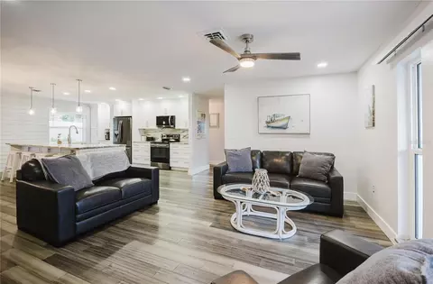 Living - 625 E Baffin Dr, Venice, FL 34293 photo 1 of 4