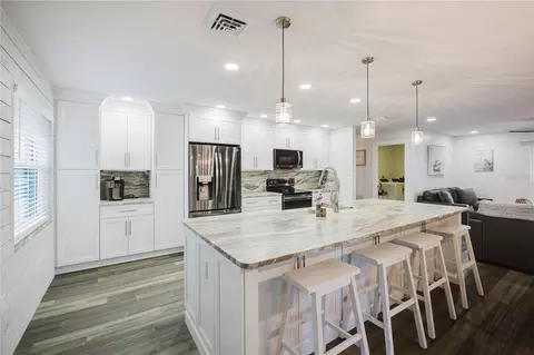 Kitchen - 625 E Baffin Dr, Venice, FL 34293 photo 3 of 5