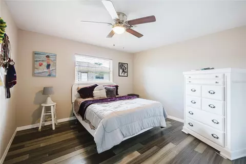 Bedroom - 625 E Baffin Dr, Venice, FL 34293 photo 3 of 6
