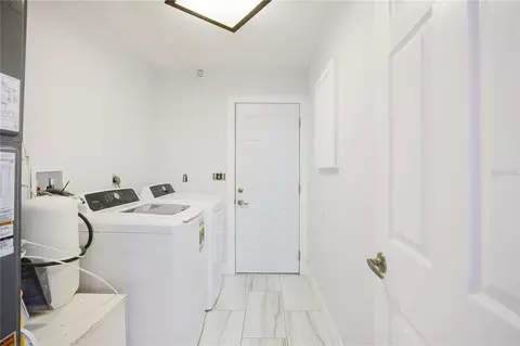 Other - 625 E Baffin Dr, Venice, FL 34293 photo 5 of 9