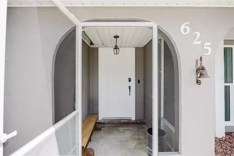 Entry Way - 625 E Baffin Dr, Venice, FL 34293 photo 2 of 2