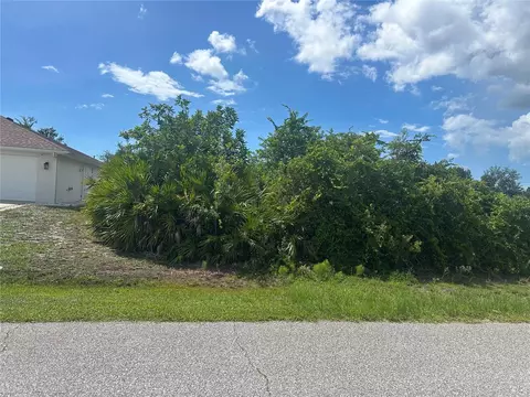 10385 Carnegie Ave, Englewood, FL 34224