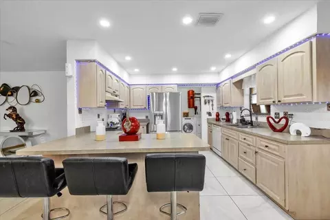 Kitchen - 4875 SE Apache Dr, Arcadia, FL 34266 photo 2 of 6