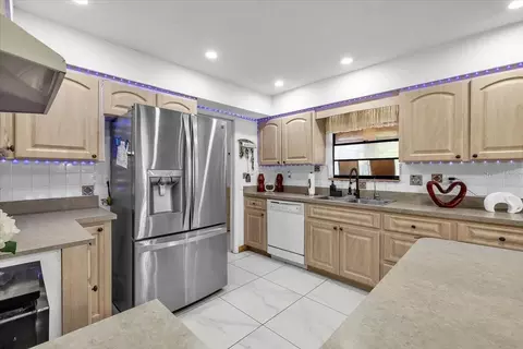 Kitchen - 4875 SE Apache Dr, Arcadia, FL 34266 photo 4 of 6