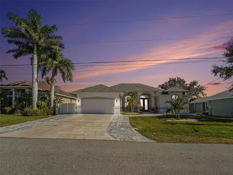 4256 Beach View Ct, Port Charlotte, FL 33948