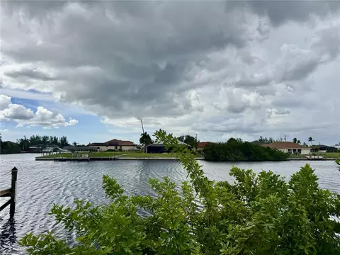 2108 NW 41st Pl, Cape Coral, FL 33993