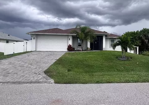 9111 Melody Cir, Port Charlotte, FL 33981