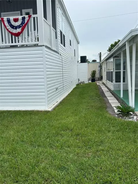 64 5th St, Bradenton, FL 34210 photo 2