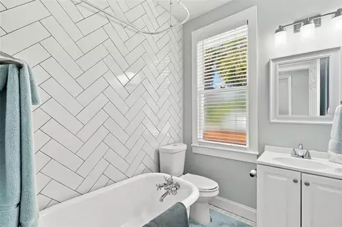 Bath - 318 N Monroe Ave, Arcadia, FL 34266 photo 1 of 2