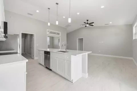 Living - 28 Coxswain Dr, Placida, FL 33946 photo 2 of 4