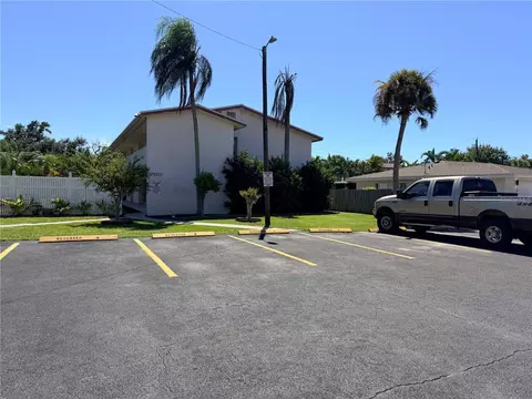 2920 Clark Rd #101, Sarasota, FL 34231