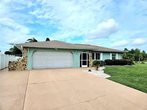 582 Azalea Dr NW, Port Charlotte, FL 33952
