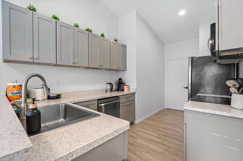 Kitchen - 11105 3rd Ave E, Bradenton, FL 34212 photo 1 of 4