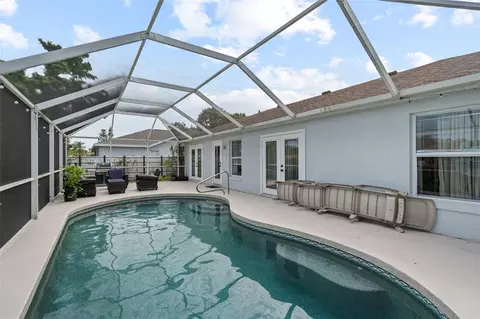 Exterior - 11105 3rd Ave E, Bradenton, FL 34212 photo 2 of 8