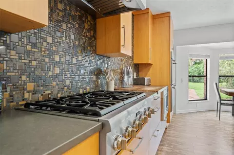 Kitchen - 4616 Ackerly Way, Brandon, FL 33511 photo 6 of 8