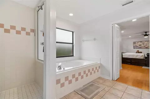 Bath - 4616 Ackerly Way, Brandon, FL 33511 photo 11 of 14