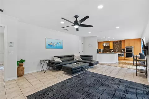 Living - 4616 Ackerly Way, Brandon, FL 33511 photo 4 of 7