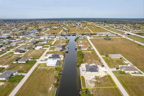 914 NW 32nd Pl, Cape Coral, FL 33993