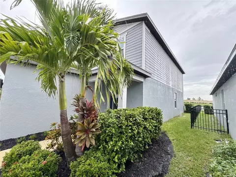Exterior - 8308 Reefbay Cv, Parrish, FL 34219 photo 4 of 5