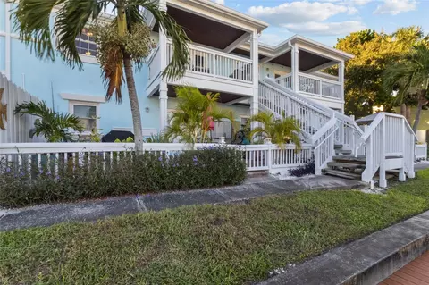 5202 Beach Dr SE #D, Saint Petersburg, FL 33705