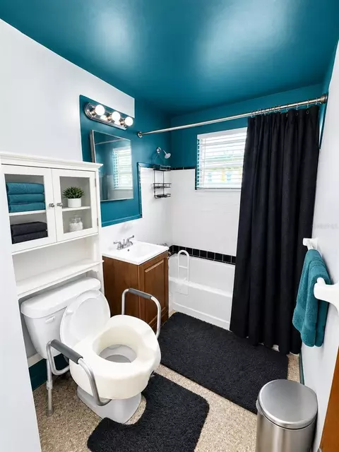 Bath - Undisclosed, Seminole, FL 33778 photo 1 of 1