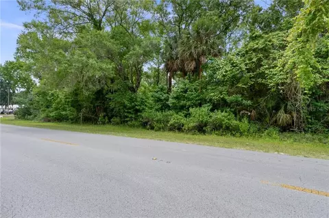 8470 W Bradshaw St, Homosassa, FL 34448