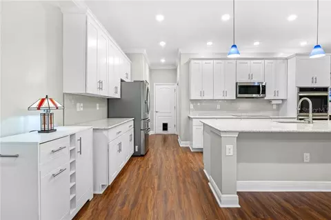 Kitchen - 16 Elder Ct E, Homosassa, FL 34446 photo 1 of 9
