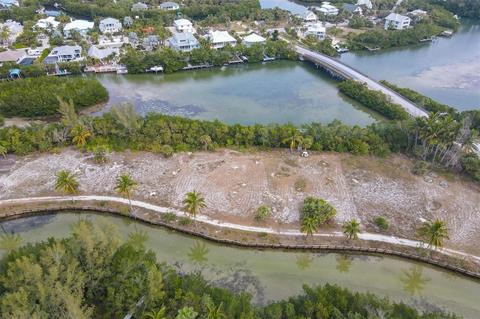8024 Bocilla Dr, Placida, FL 33946 photo 1