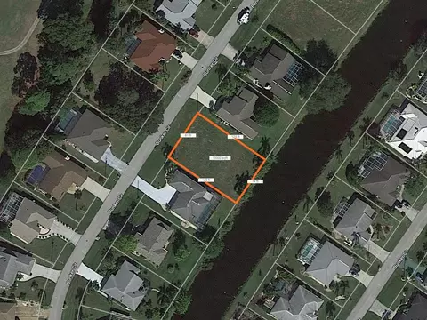11 Bunker Cir, Rotonda West, FL 33947