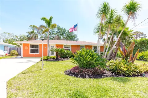 1129 Riviera St, Venice, FL 34285