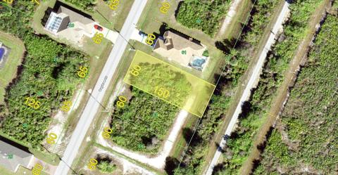 390 Baytree Dr, Rotonda West, FL 33947