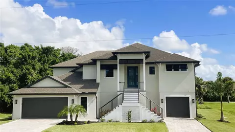 100 Pompano St, Placida, FL 33946
