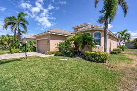 5 Windward Rd, Placida, FL 33946
