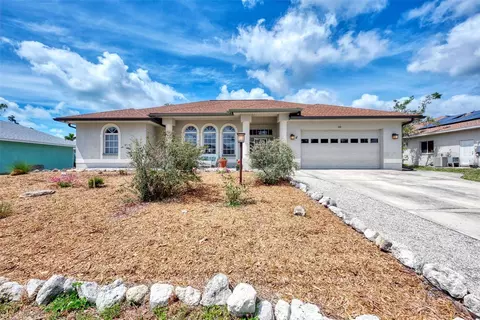 930 Texas St, Englewood, FL 34223