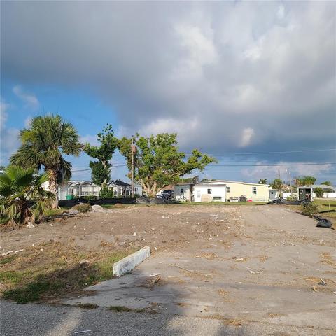 1434 Kingfisher Dr, Englewood, FL 34224