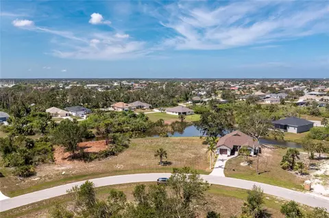 207 Apollo Dr, Rotonda West, FL 33947