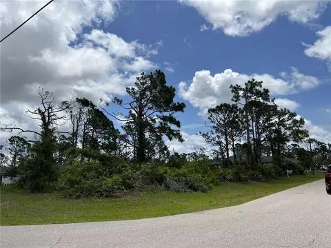 122 Jade St, Rotonda West, FL 33947