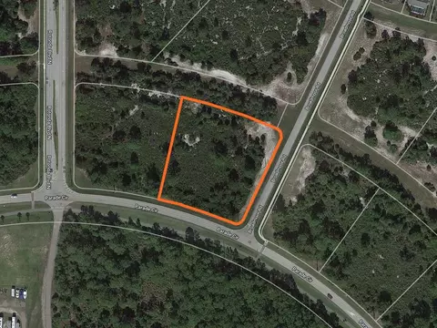 135 Parade Cir, Rotonda West, FL 33947