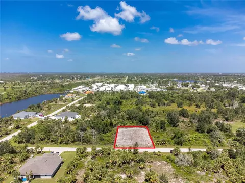 10475 Port Everglades St, Port Charlotte, FL 33981