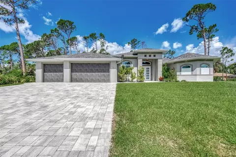 135 Stanhope St, Port Charlotte, FL 33954