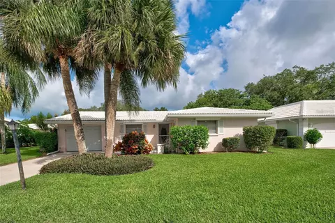 7 Oakwood Dr N #7, Englewood, FL 34223