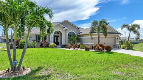 290 W Pine Valley Ln, Rotonda West, FL 33947