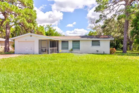 2010 E Crest Dr, Englewood, FL 34223