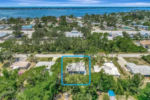 679 Spruce St, Englewood, FL 34223