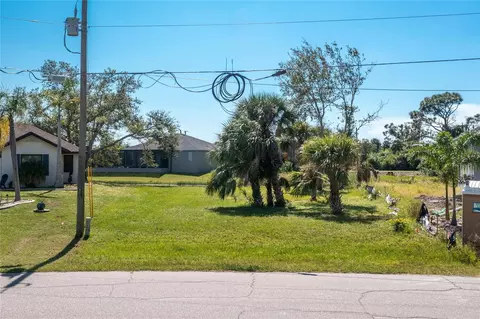 205 Apollo Dr, Rotonda West, FL 33947