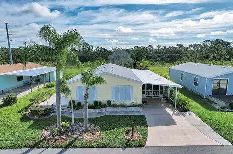 833 Seabrooke Dr, Englewood, FL 34223