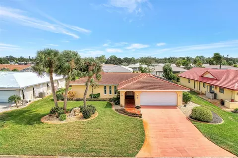 20 Brentwood Ln, Englewood, FL 34223