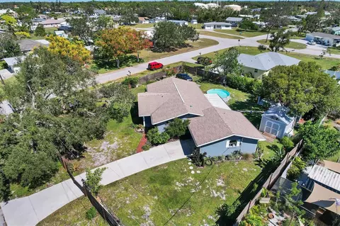 75 Hosmer Ave, Englewood, FL 34223