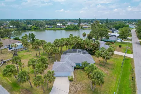 580 Dolphin Rd, Venice, FL 34293